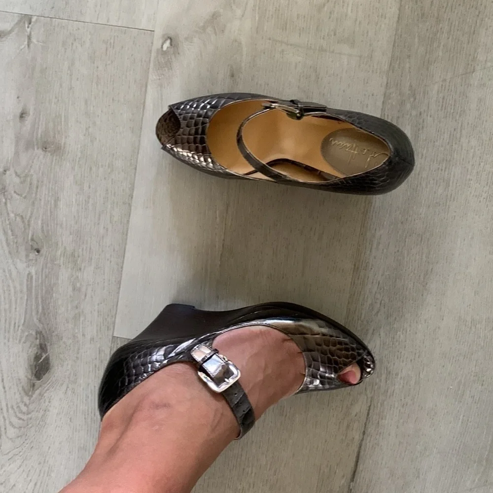 Color Haan Peep Toe Wedges‎ 8 B snake skin
